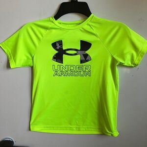 Youth Small Under Armor T-shirts